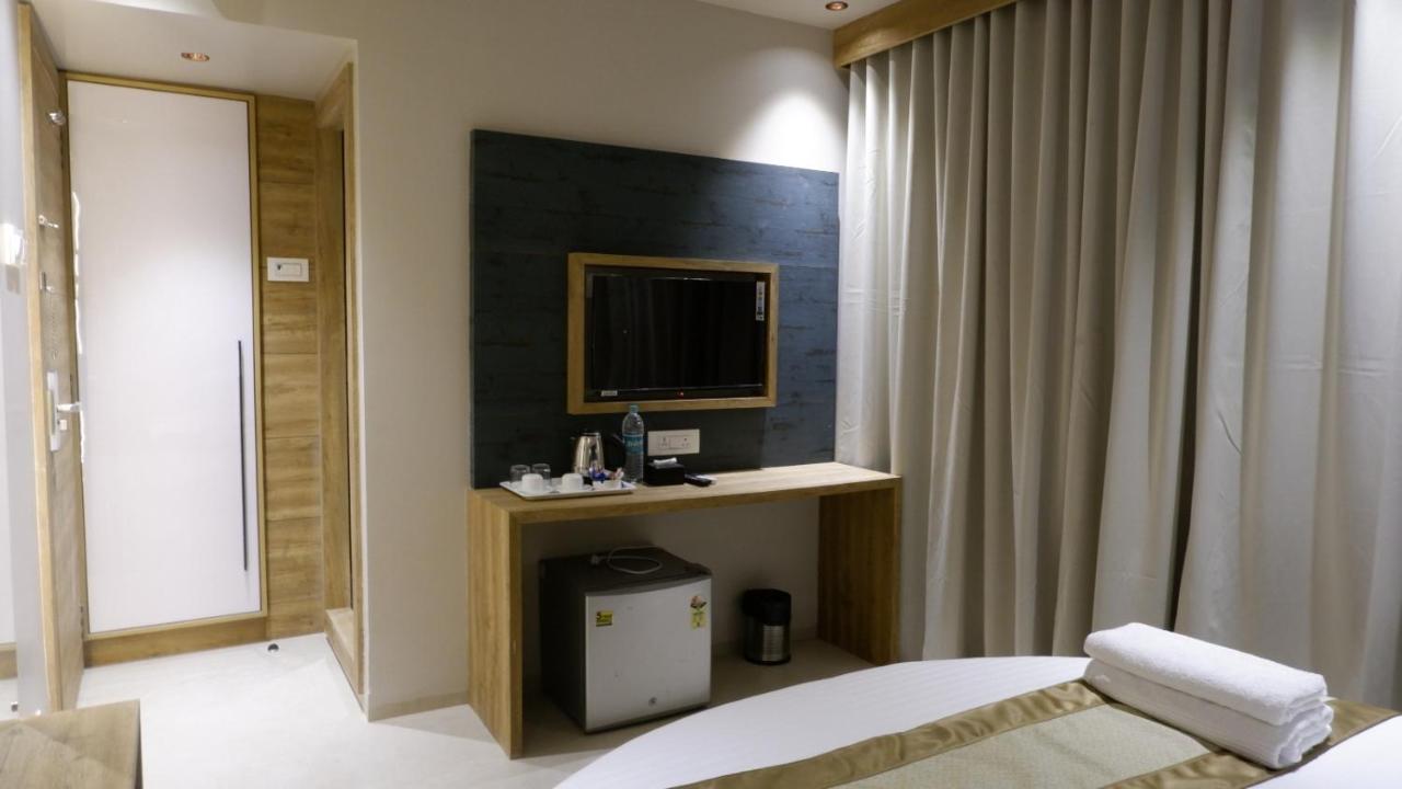 Hotel Amber Paramount مومباي المظهر الخارجي الصورة